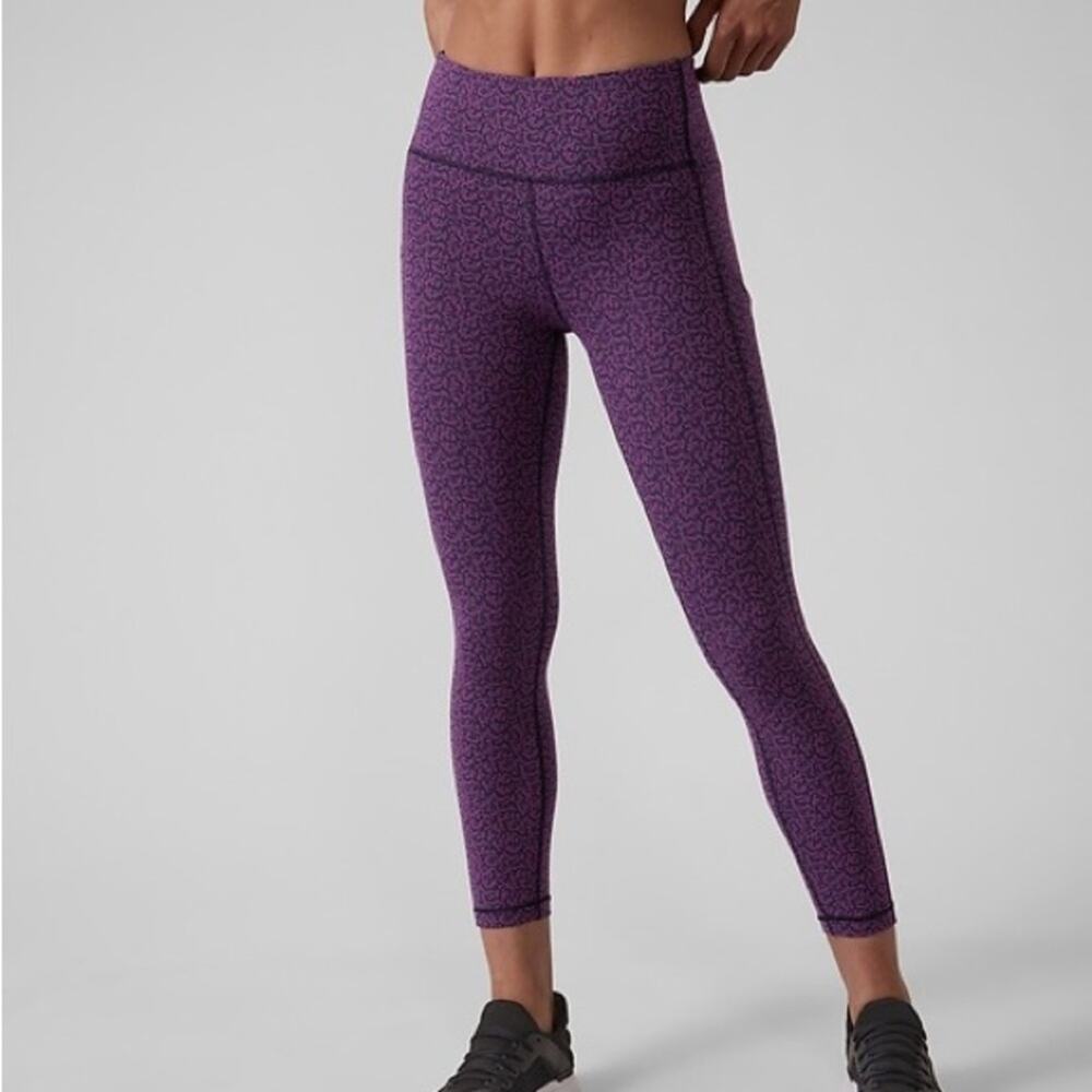 Athleta Ultimate Stash Pocket Textured 7/8 Tight Purple Size Small